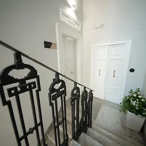 102 2* Bari
