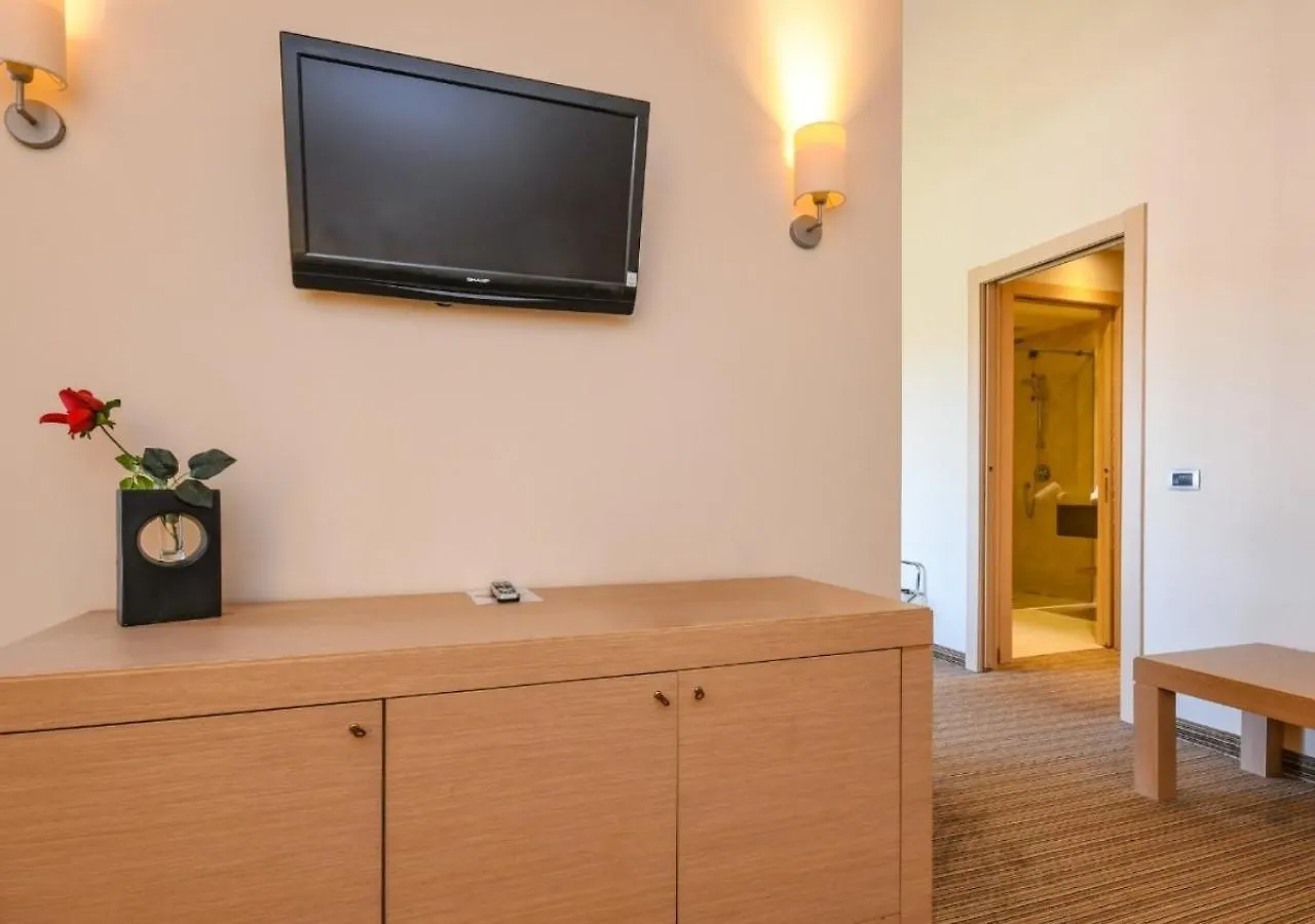 Th Lazise - Hotel Parchi Del Garda